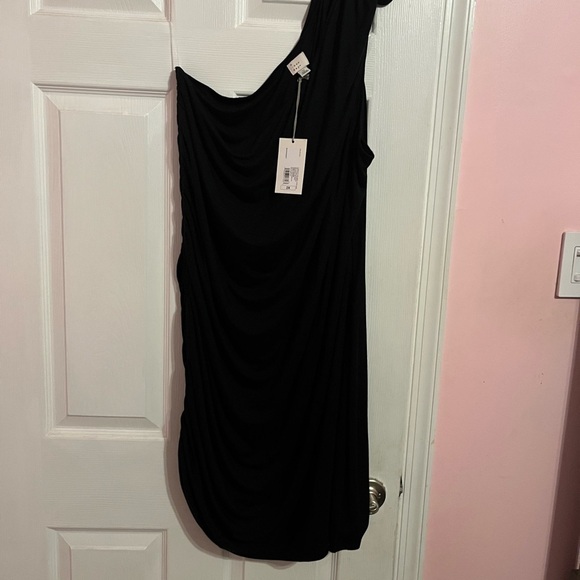 Black One-Shoulder Sheath Dress - Picture 3 of 5